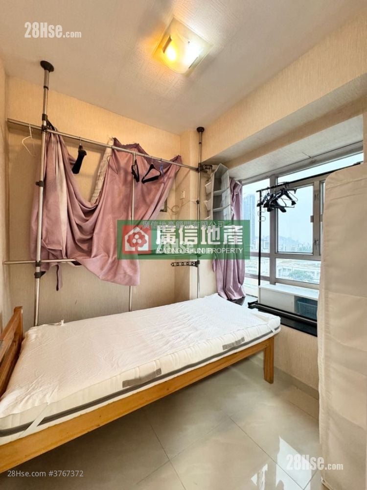 Cheong Fat Mansion Sell 2 Bedrooms , 1 Bathroom 325 ft²