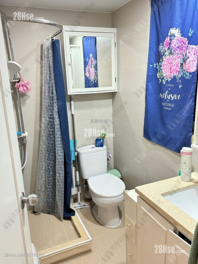 Residence Oasis Sell 3 Bedrooms 763 ft²