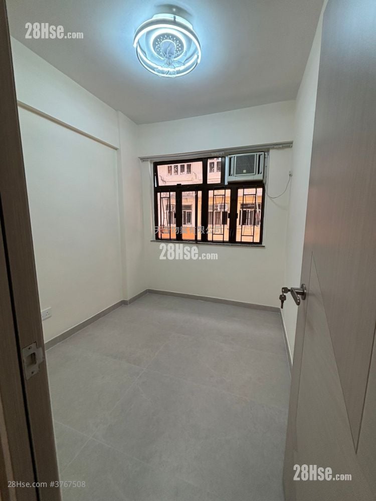 I-Feng Mansions Sell 3 Bedrooms , 1 Bathroom 503 ft²