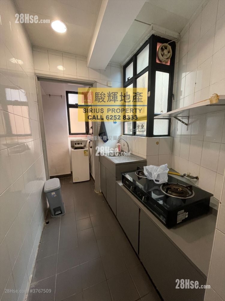Kin Fung Court Rental 370 ft²