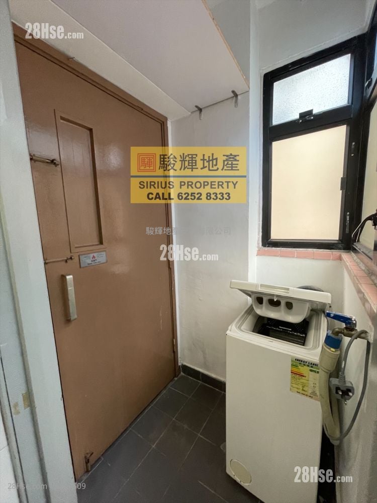 Kin Fung Court Rental 370 ft²