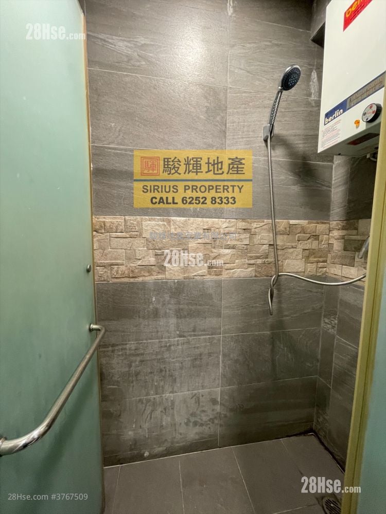 Kin Fung Court Rental 370 ft²