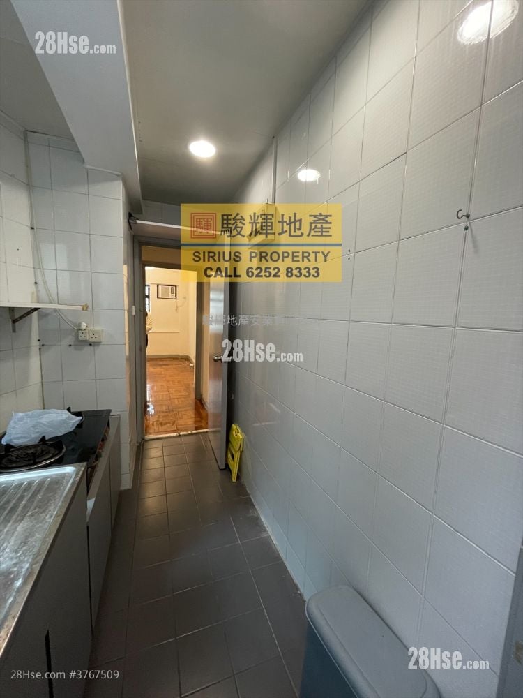 Kin Fung Court Rental 370 ft²