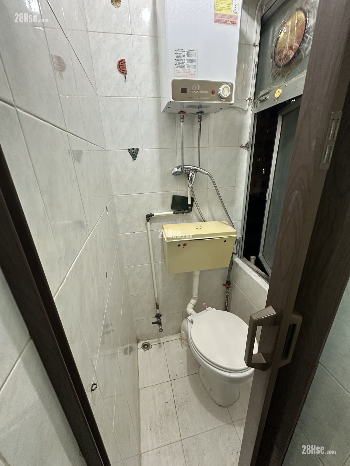 Lux Theatre Building Sell 3 Bedrooms , 3 Bathrooms 445 ft²