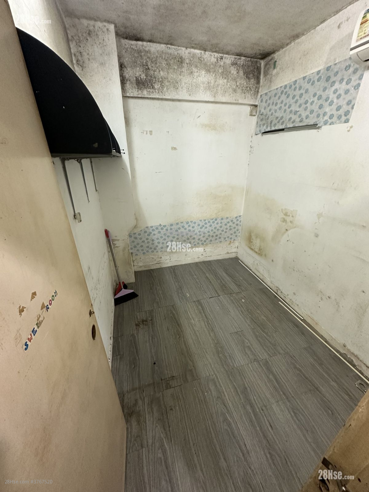 Lux Theatre Building Sell 3 Bedrooms , 3 Bathrooms 445 ft²