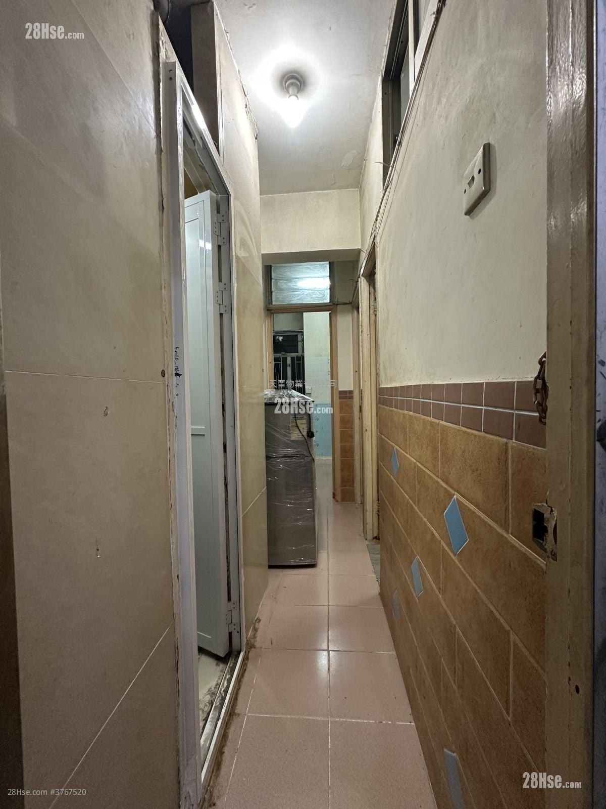 Lux Theatre Building Sell 3 Bedrooms , 3 Bathrooms 445 ft²