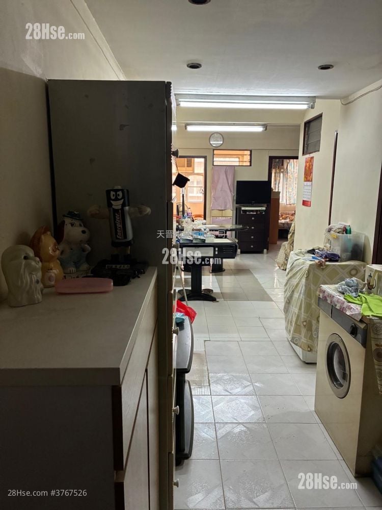 I-Feng Mansions Sell 3 Bedrooms , 1 Bathroom 598 ft²