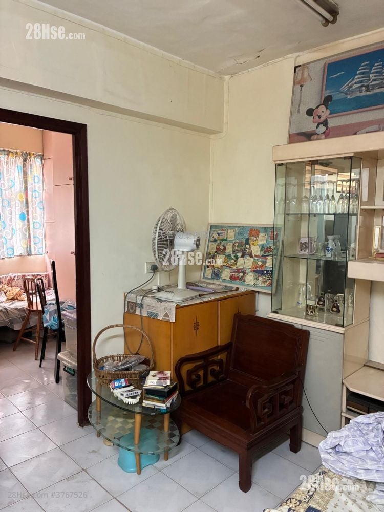 I-Feng Mansions Sell 3 Bedrooms , 1 Bathroom 598 ft²