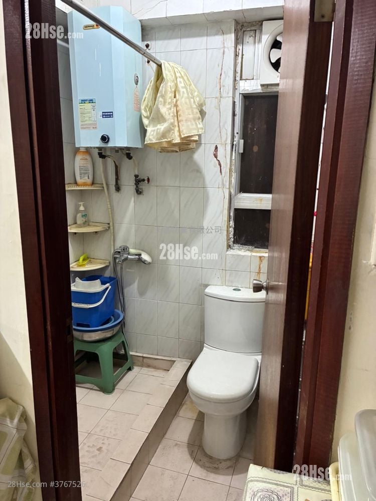 I-Feng Mansions Sell 3 Bedrooms , 1 Bathroom 598 ft²