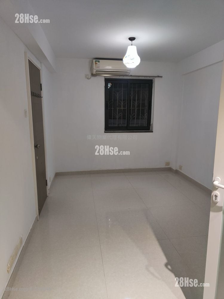 Village Rental 3 Bedrooms , 1 Bathroom 630 ft²