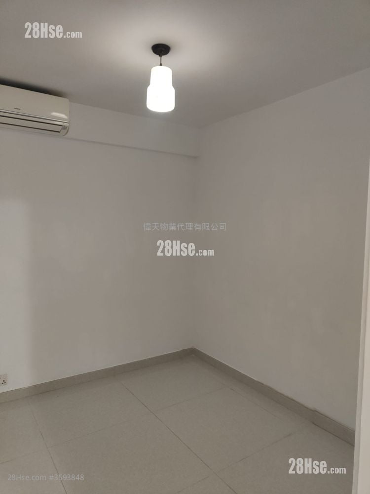 Village Rental 3 Bedrooms , 1 Bathroom 630 ft²