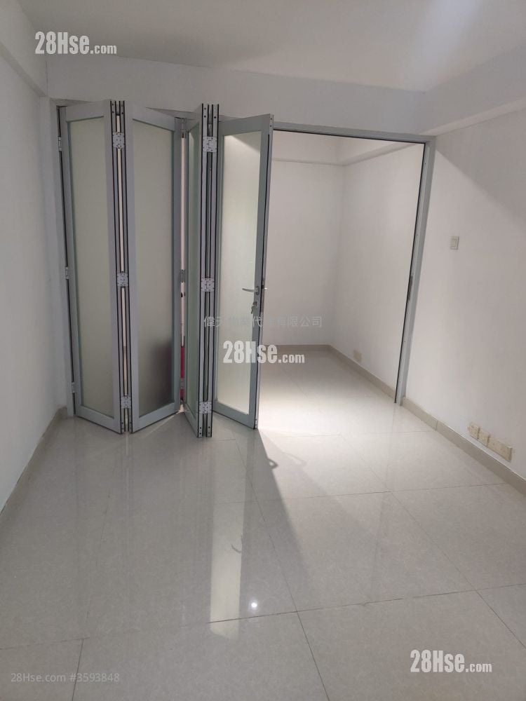 Village Rental 3 Bedrooms , 1 Bathroom 630 ft²