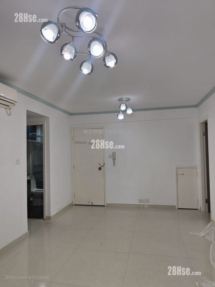 Village Rental 3 Bedrooms , 1 Bathroom 630 ft²