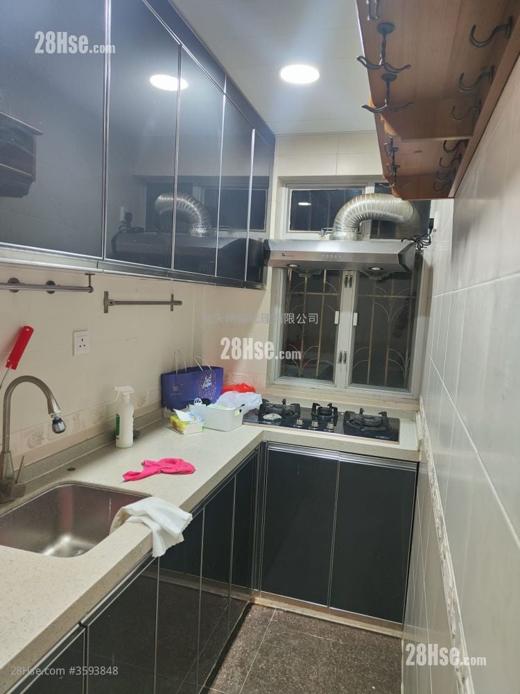 Village Rental 3 Bedrooms , 1 Bathroom 630 ft²