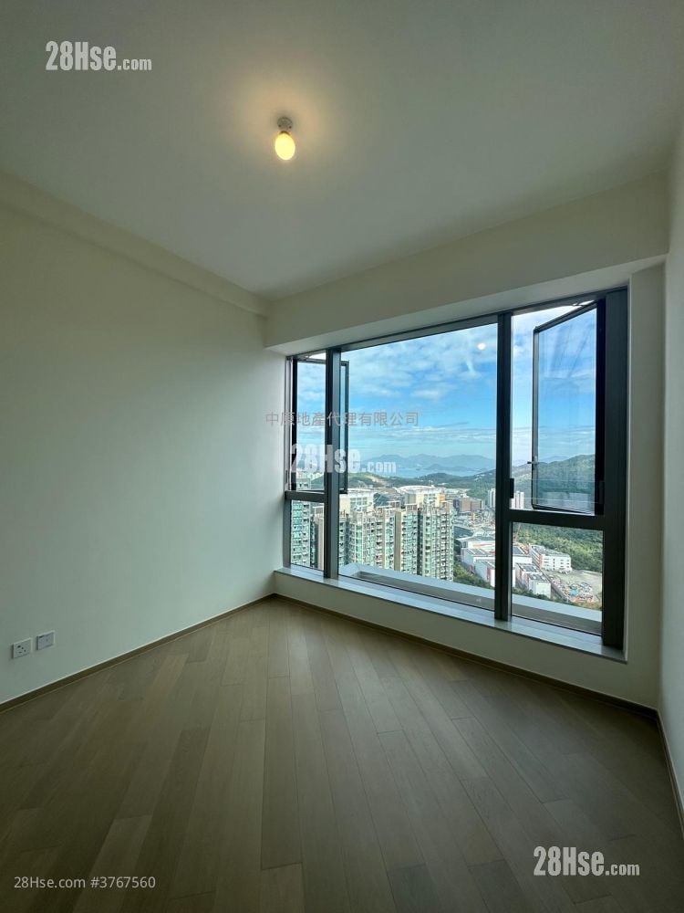 Villa Garda Ii Sell 3 Bedrooms , 2 Bathrooms 913 ft²