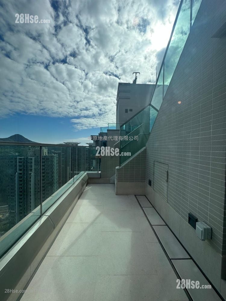 Villa Garda Ii Sell 3 Bedrooms , 2 Bathrooms 913 ft²