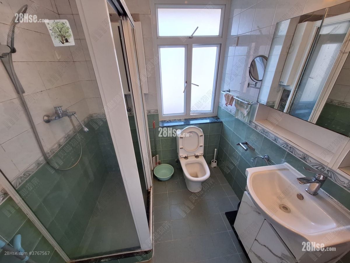 Jubilee Garden Sell 3 Bedrooms , 1 Bathroom 665 ft²