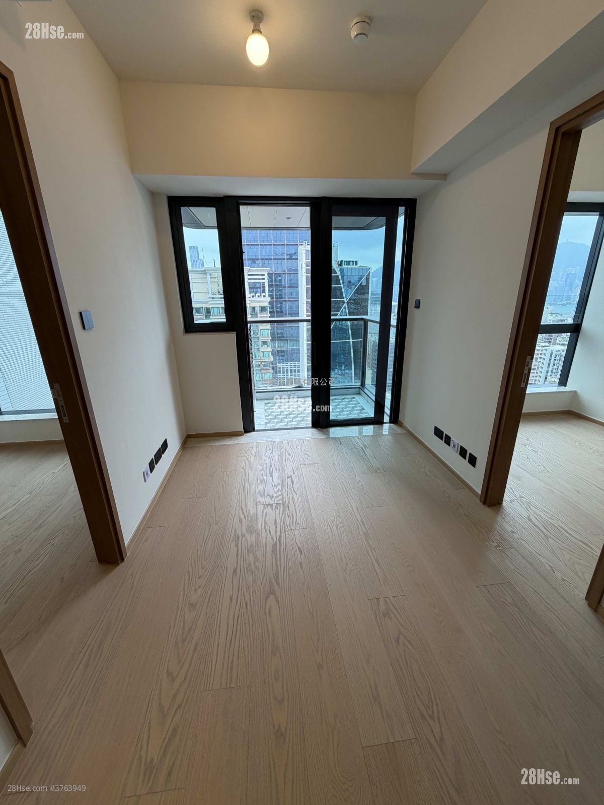 高临 租盘 2 房 , 1 浴室 385 平方尺