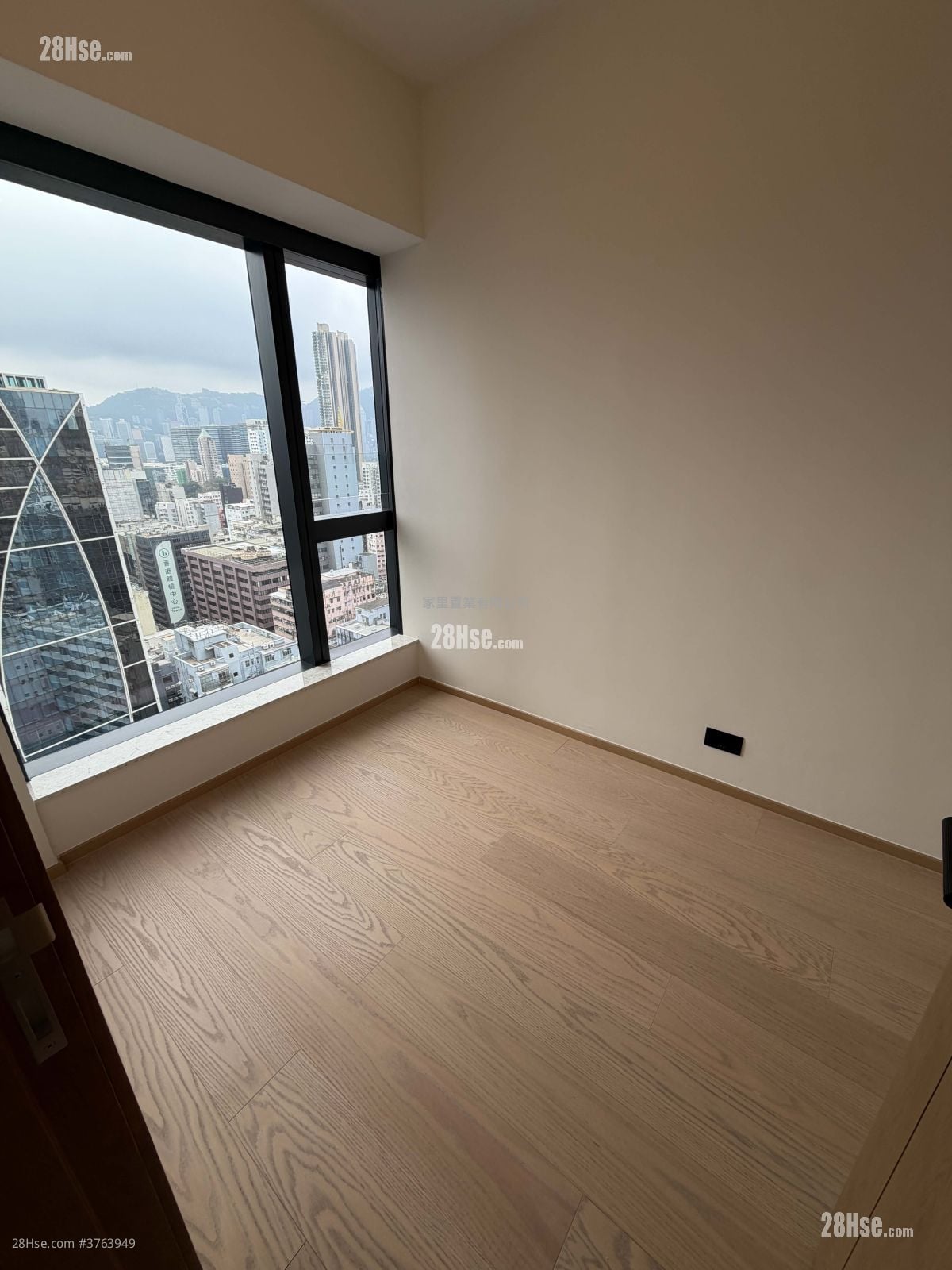 高临 租盘 2 房 , 1 浴室 385 平方尺