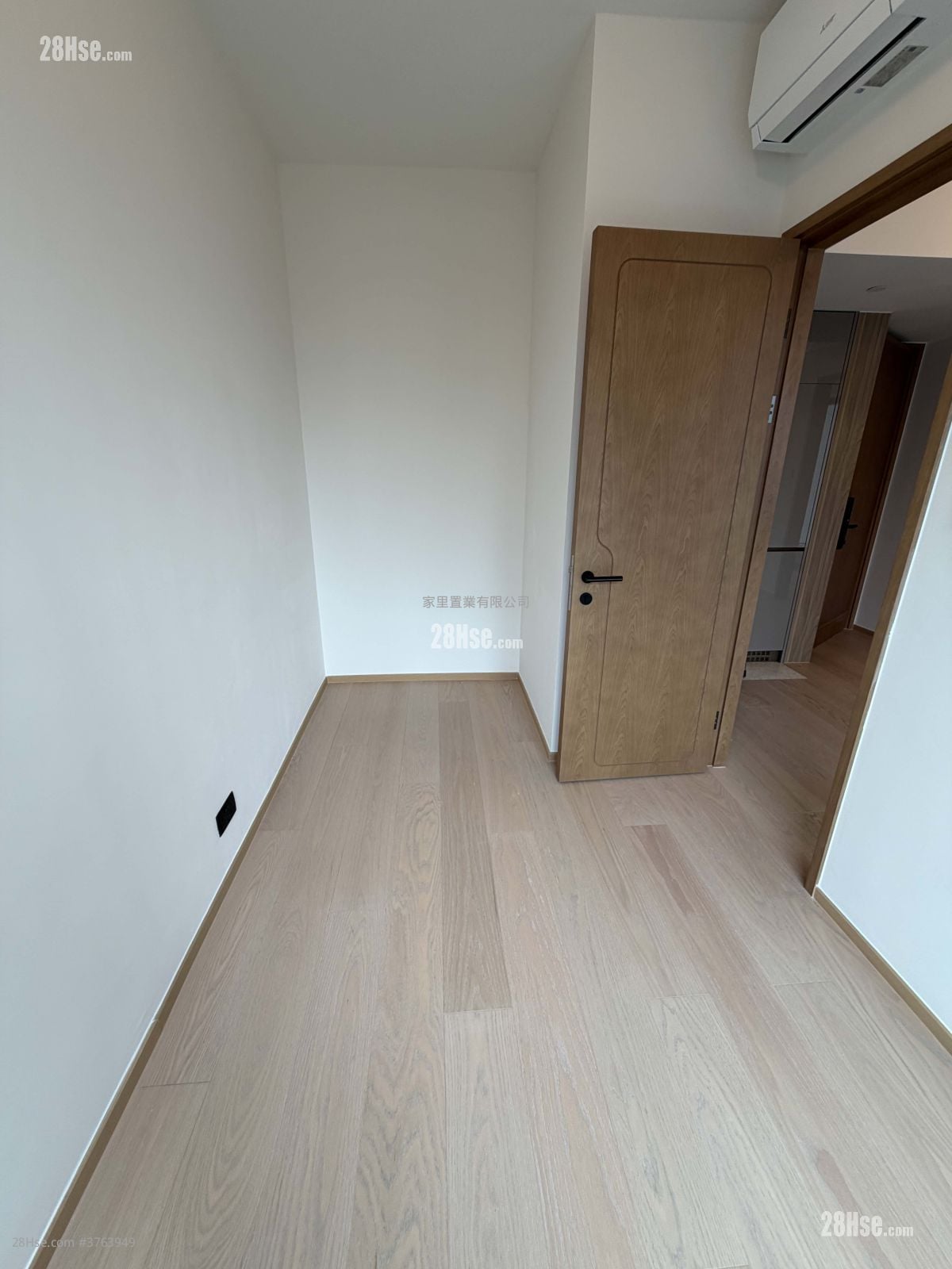 高临 租盘 2 房 , 1 浴室 385 平方尺