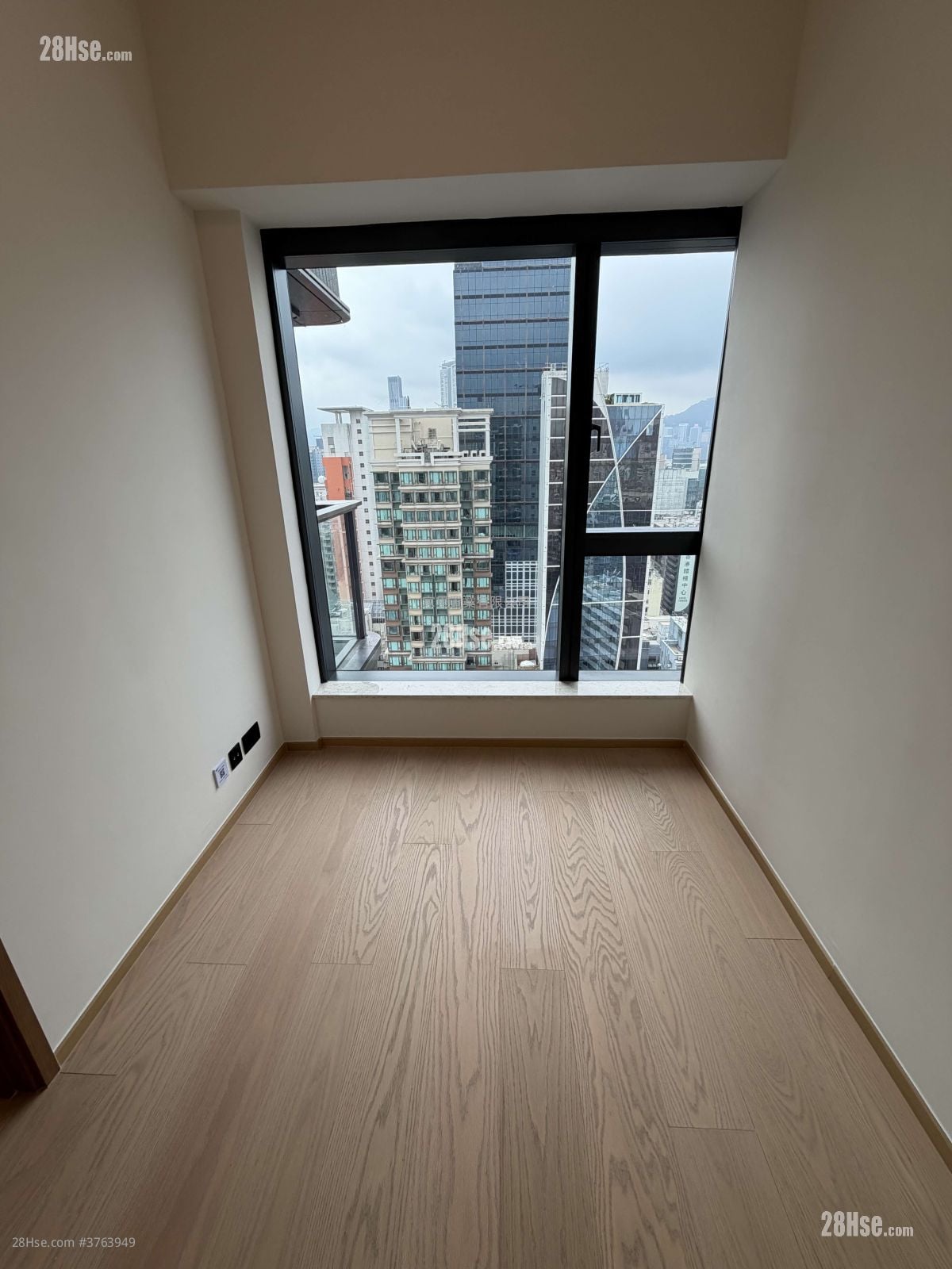 高临 租盘 2 房 , 1 浴室 385 平方尺