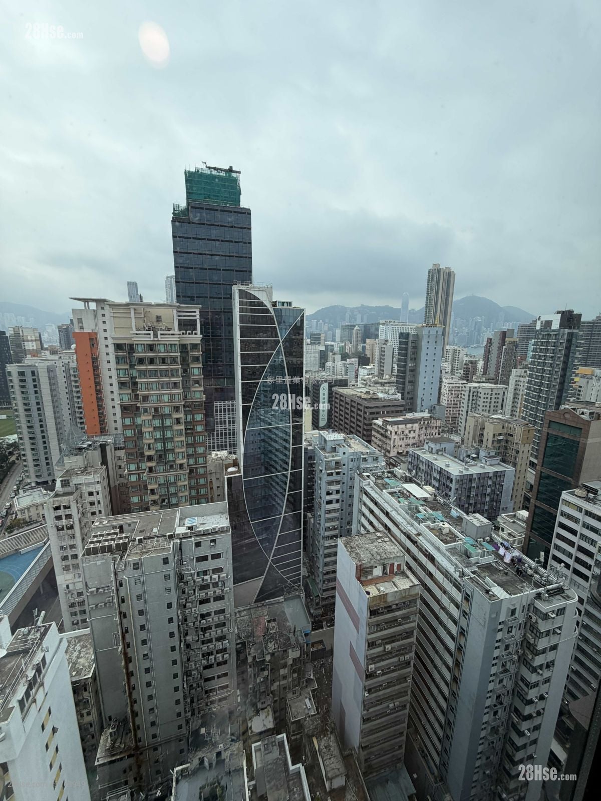 高临 租盘 2 房 , 1 浴室 385 平方尺