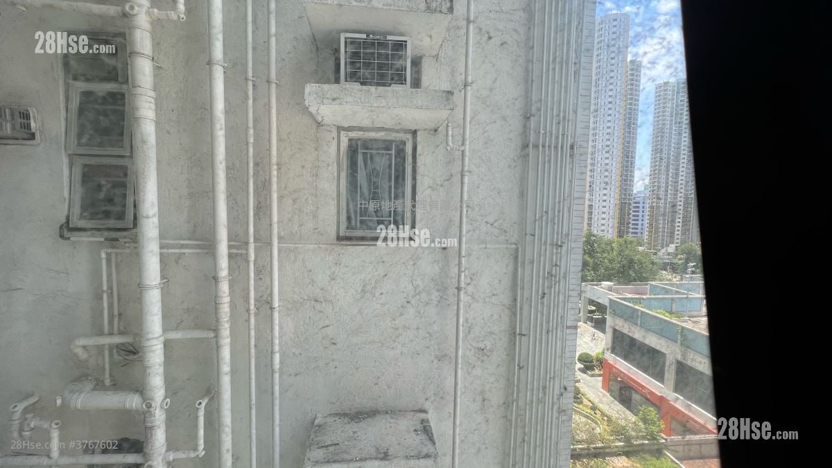 Mayfair Gardens Sell 2 Bedrooms , 1 Bathroom 329 ft²