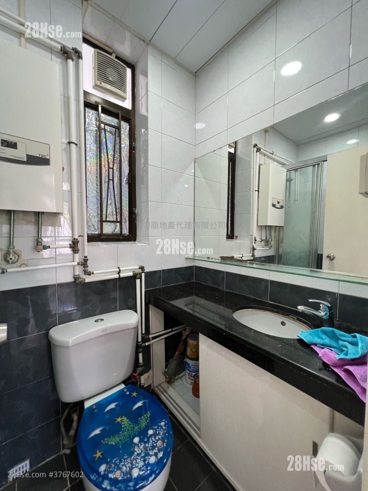 Mayfair Gardens Sell 2 Bedrooms , 1 Bathroom 329 ft²