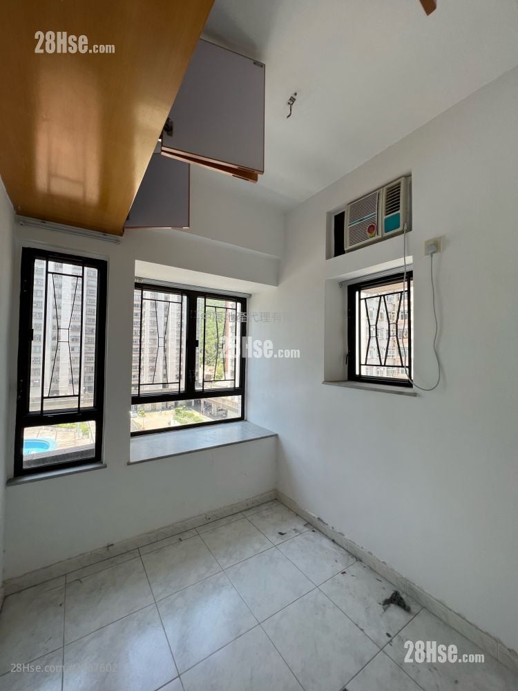 Mayfair Gardens Sell 2 Bedrooms , 1 Bathroom 329 ft²