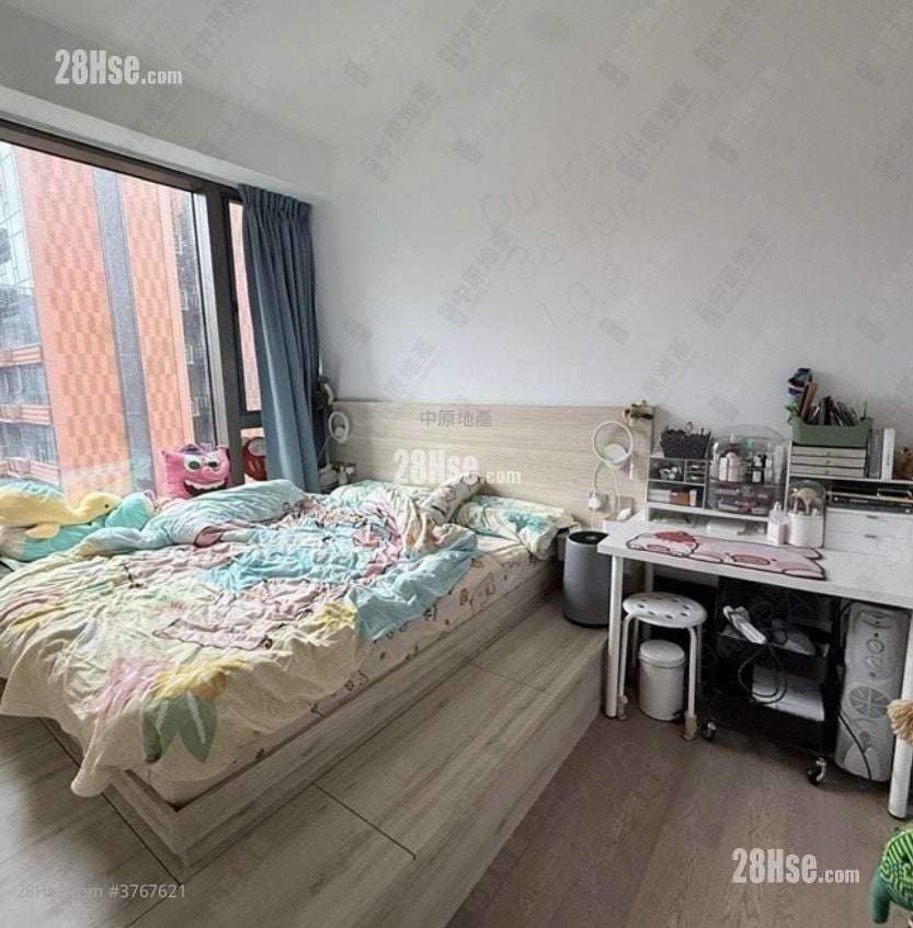 Centra Horizon Sell 2 Bedrooms , 1 Bathroom 556 ft²