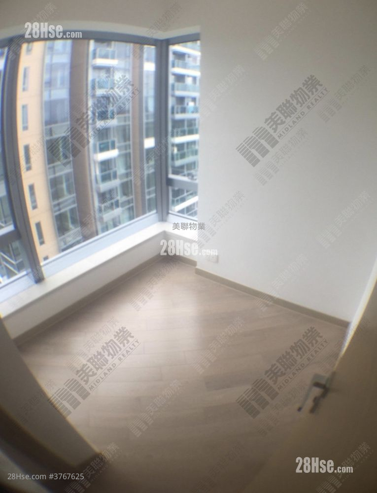 峻峦 售盘 3 房 , 1 浴室 606 平方尺