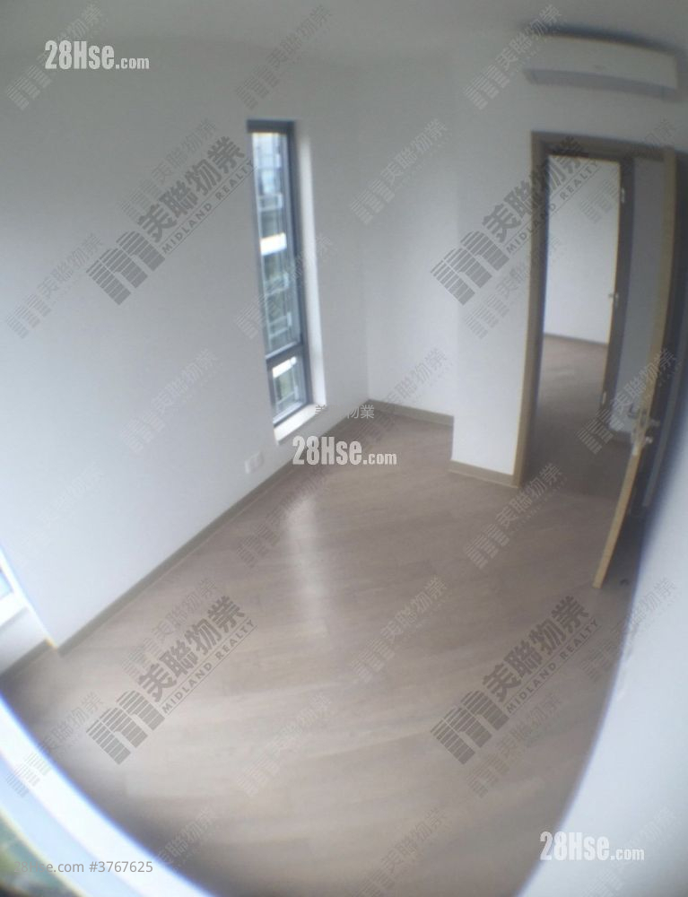 峻峦 售盘 3 房 , 1 浴室 606 平方尺