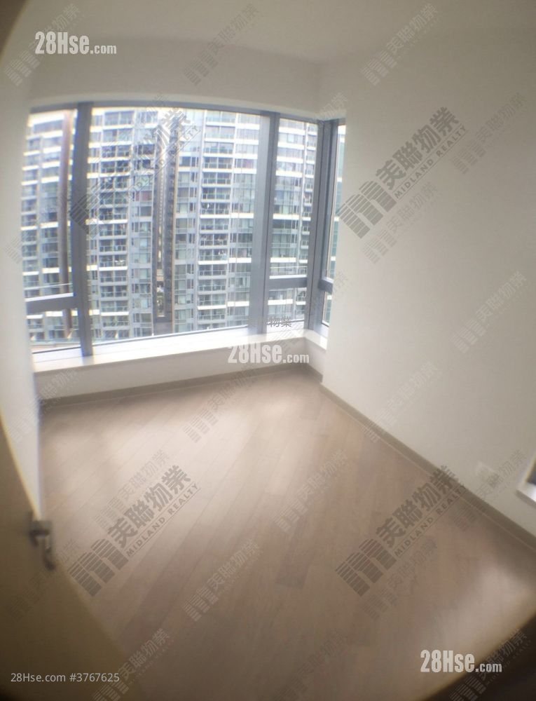 峻峦 售盘 3 房 , 1 浴室 606 平方尺