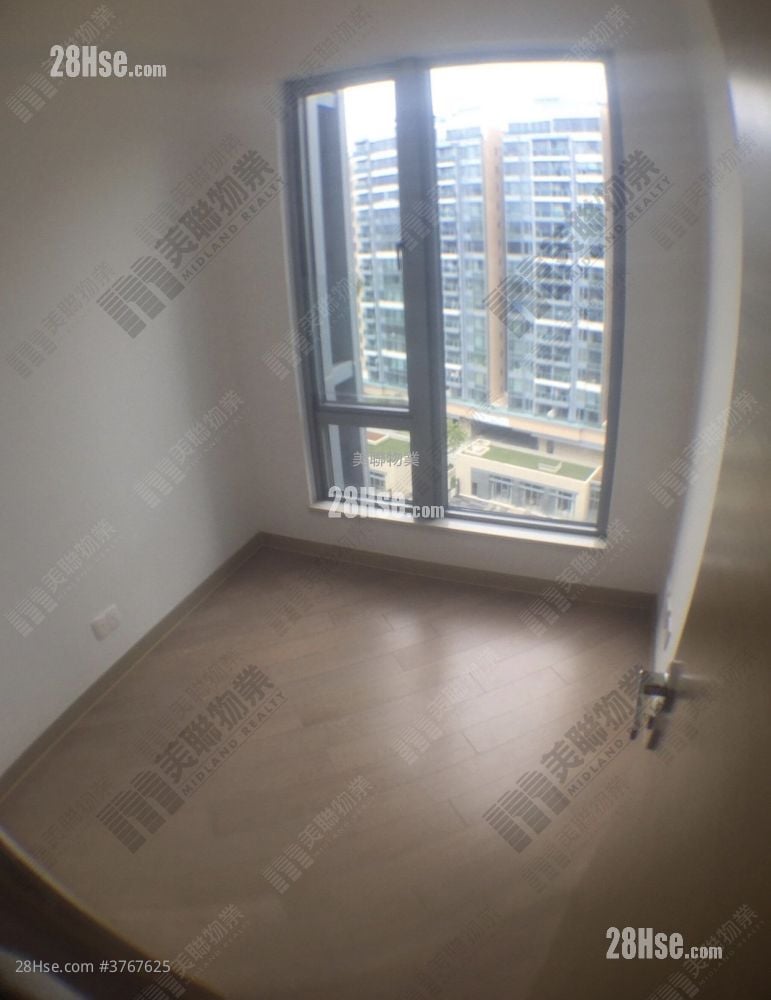 峻峦 售盘 3 房 , 1 浴室 606 平方尺