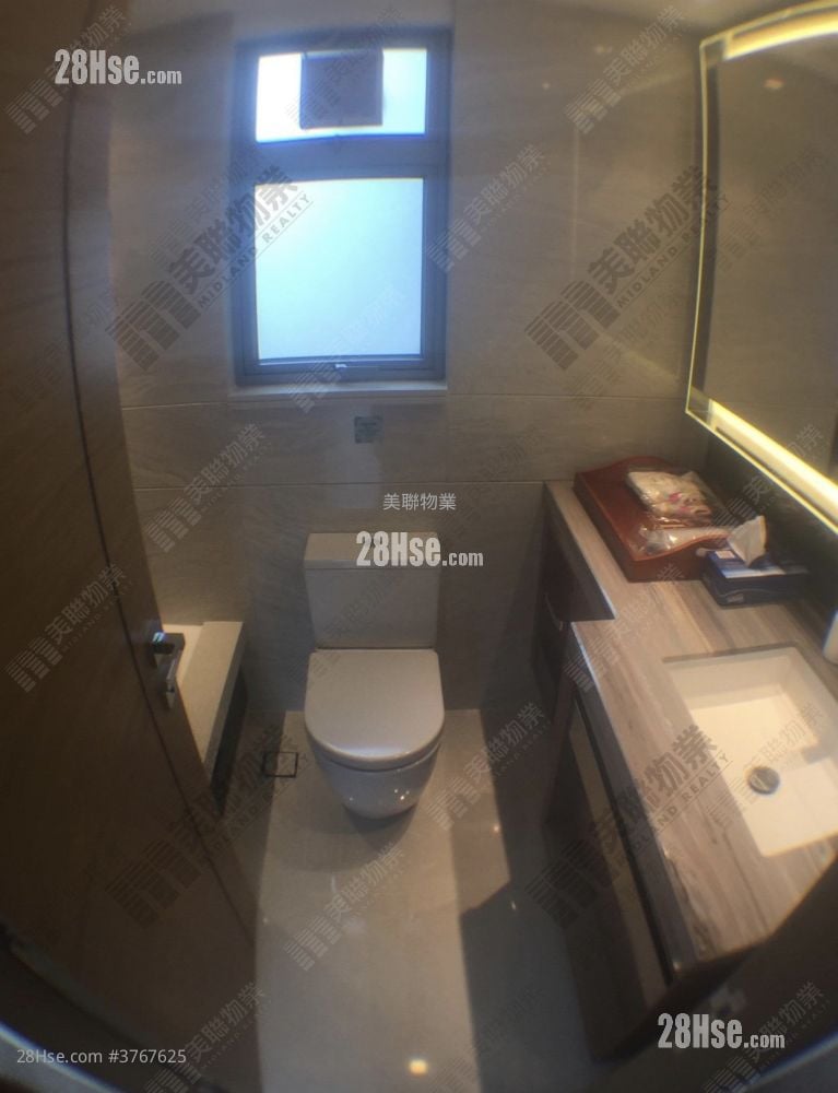 峻峦 售盘 3 房 , 1 浴室 606 平方尺