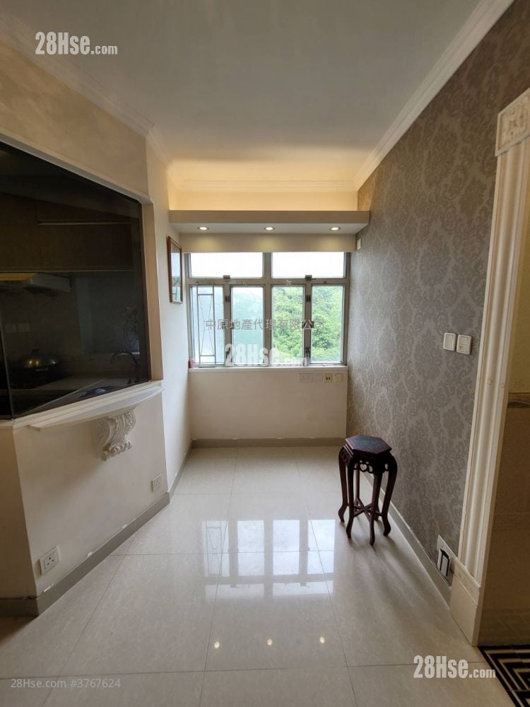 Mayfair Gardens Sell 2 Bedrooms , 1 Bathroom 420 ft²