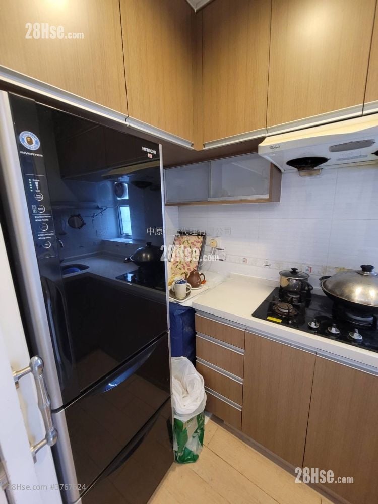 Mayfair Gardens Sell 2 Bedrooms , 1 Bathroom 420 ft²