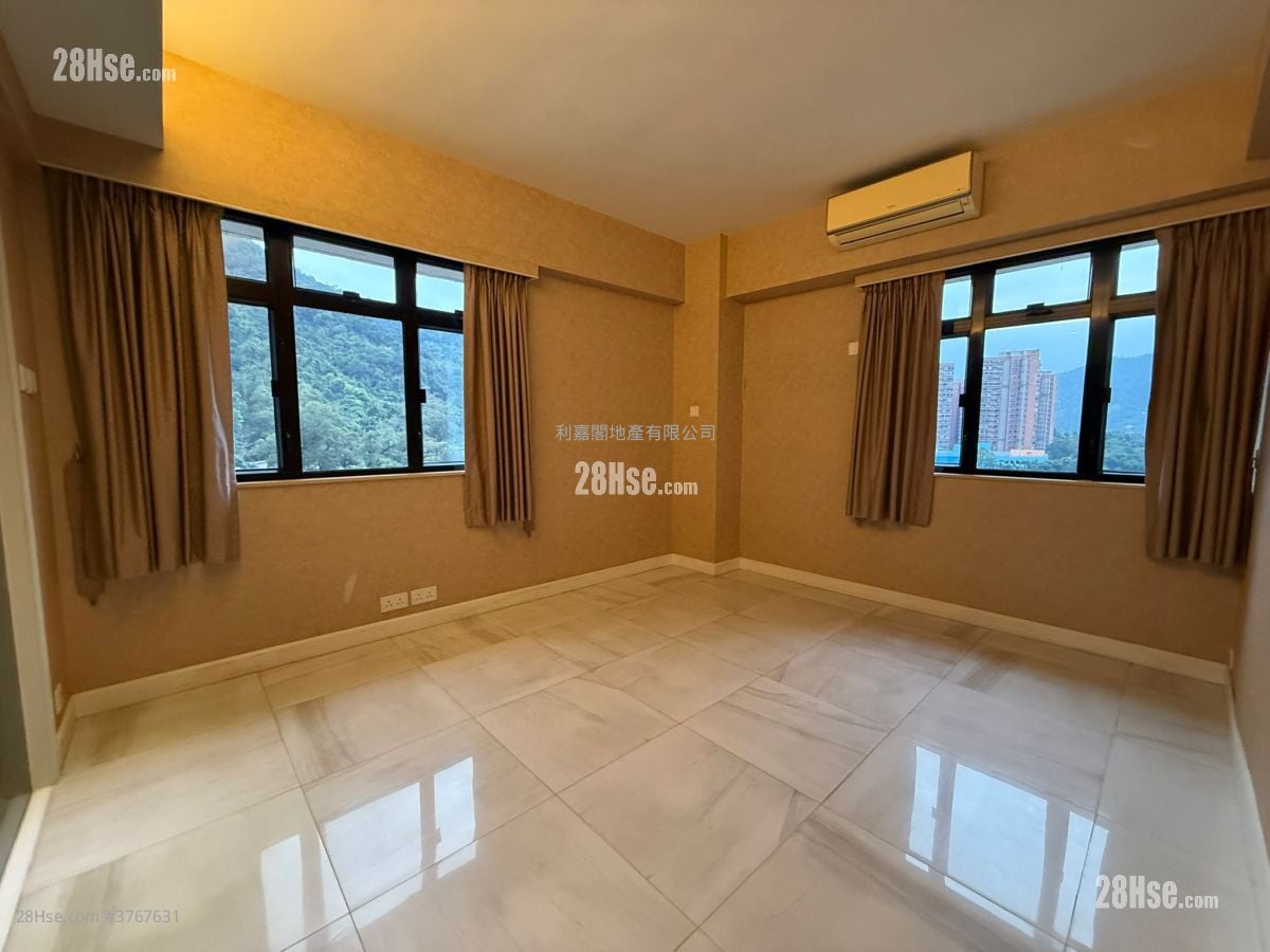 世界花园 售盘 3 房 1,800 平方尺