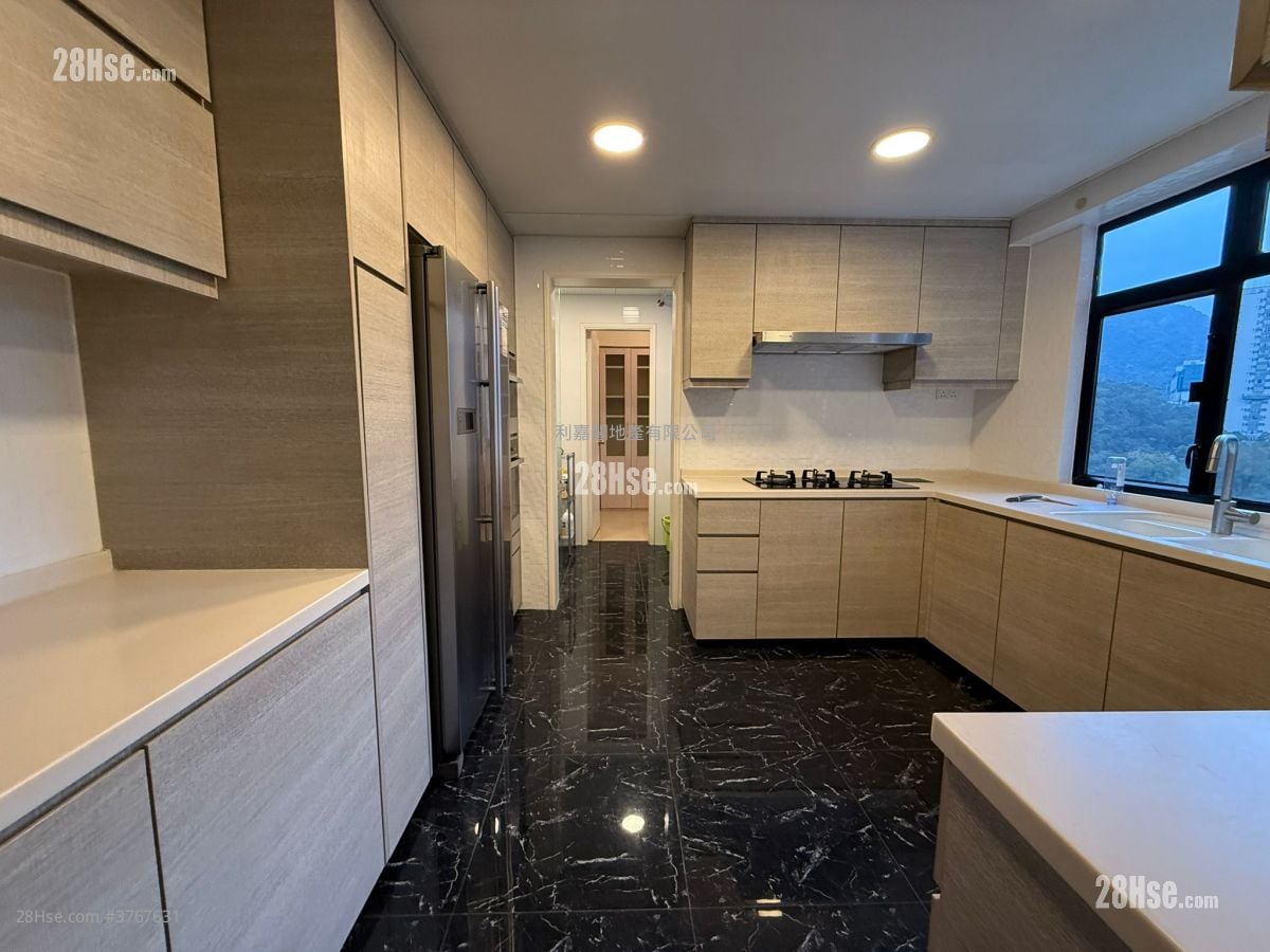 世界花园 售盘 3 房 1,800 平方尺