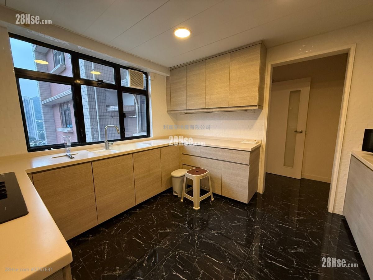 世界花园 售盘 3 房 1,800 平方尺