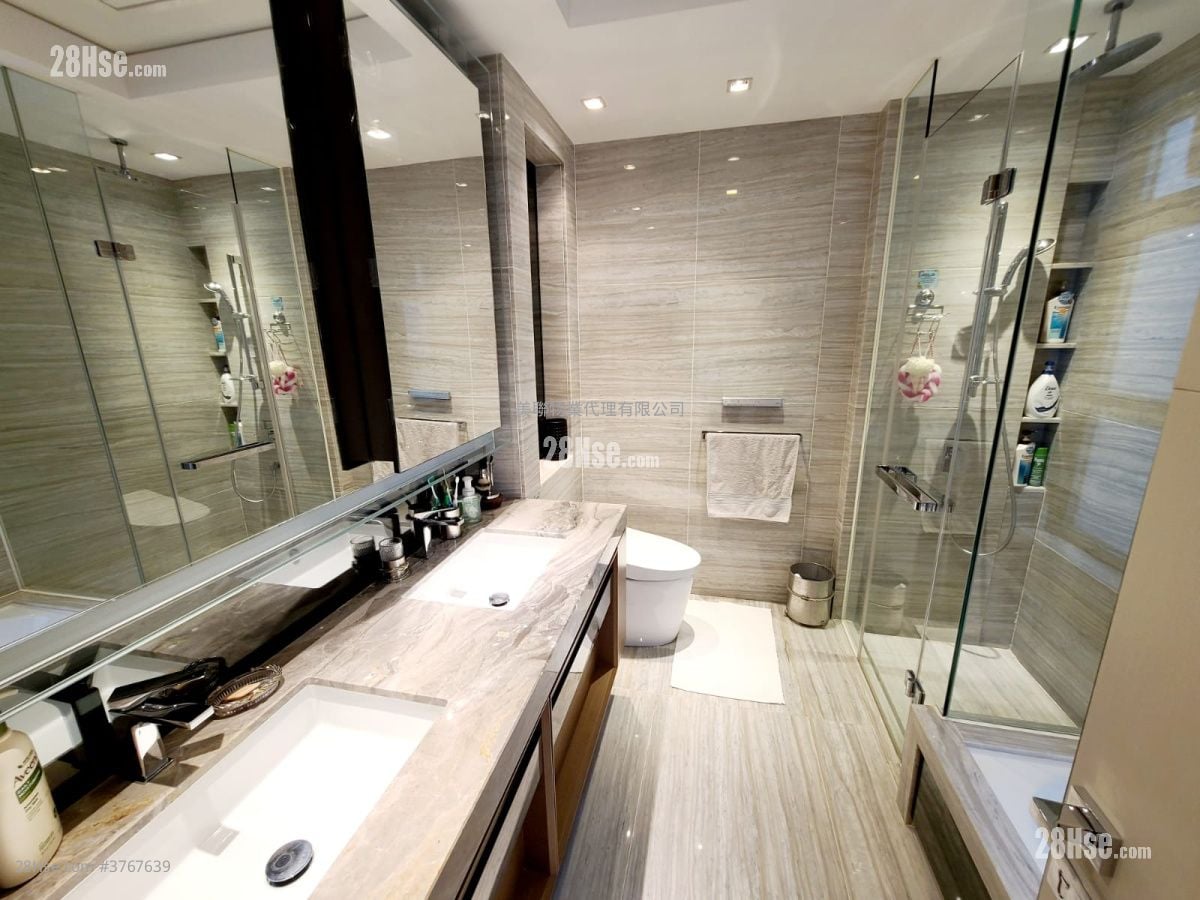 峻峦 售盘 4 房 , 3 浴室 1,402 平方尺