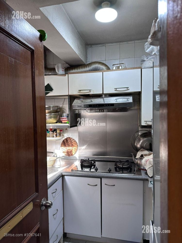 坚城中心 售盘 3 房 , 2 浴室 536 平方尺