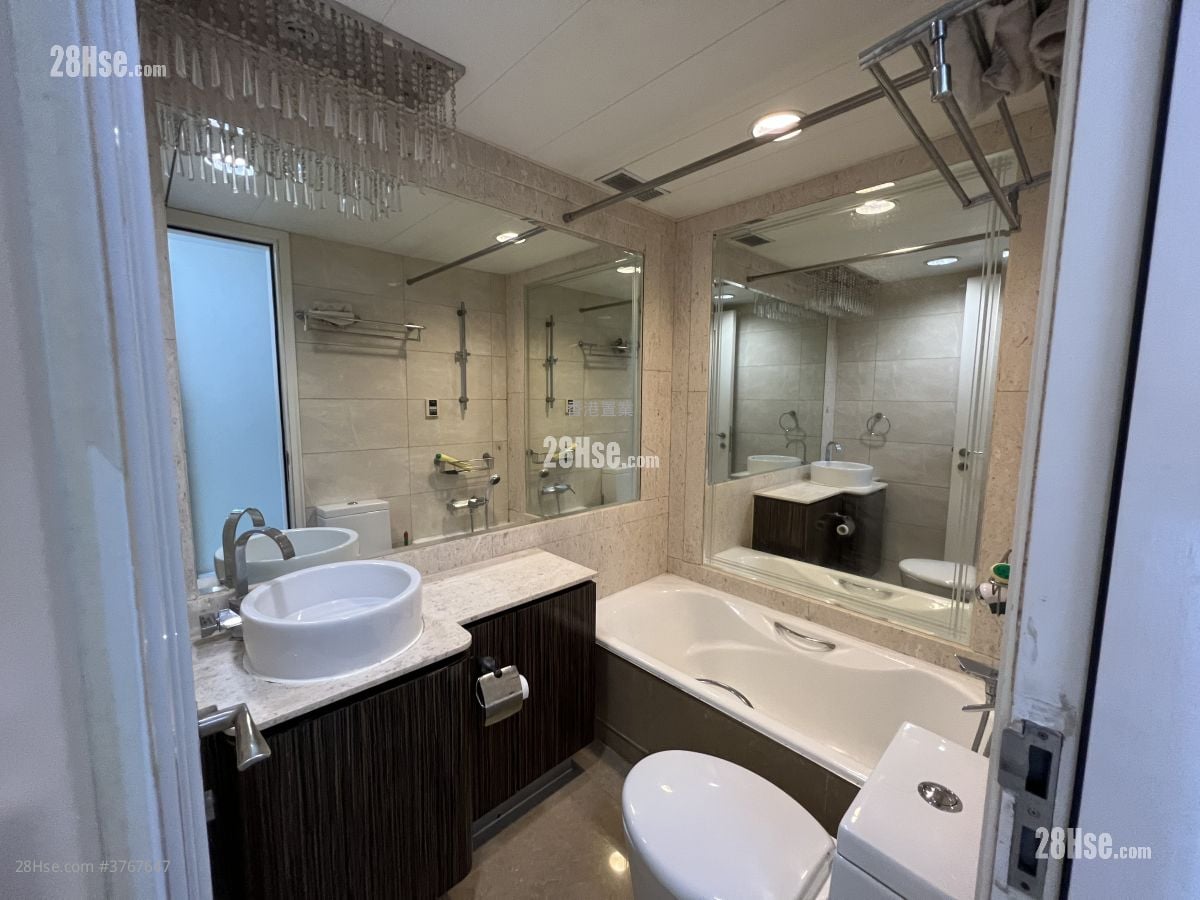 领都 售盘 4 房 , 2 浴室 728 平方尺