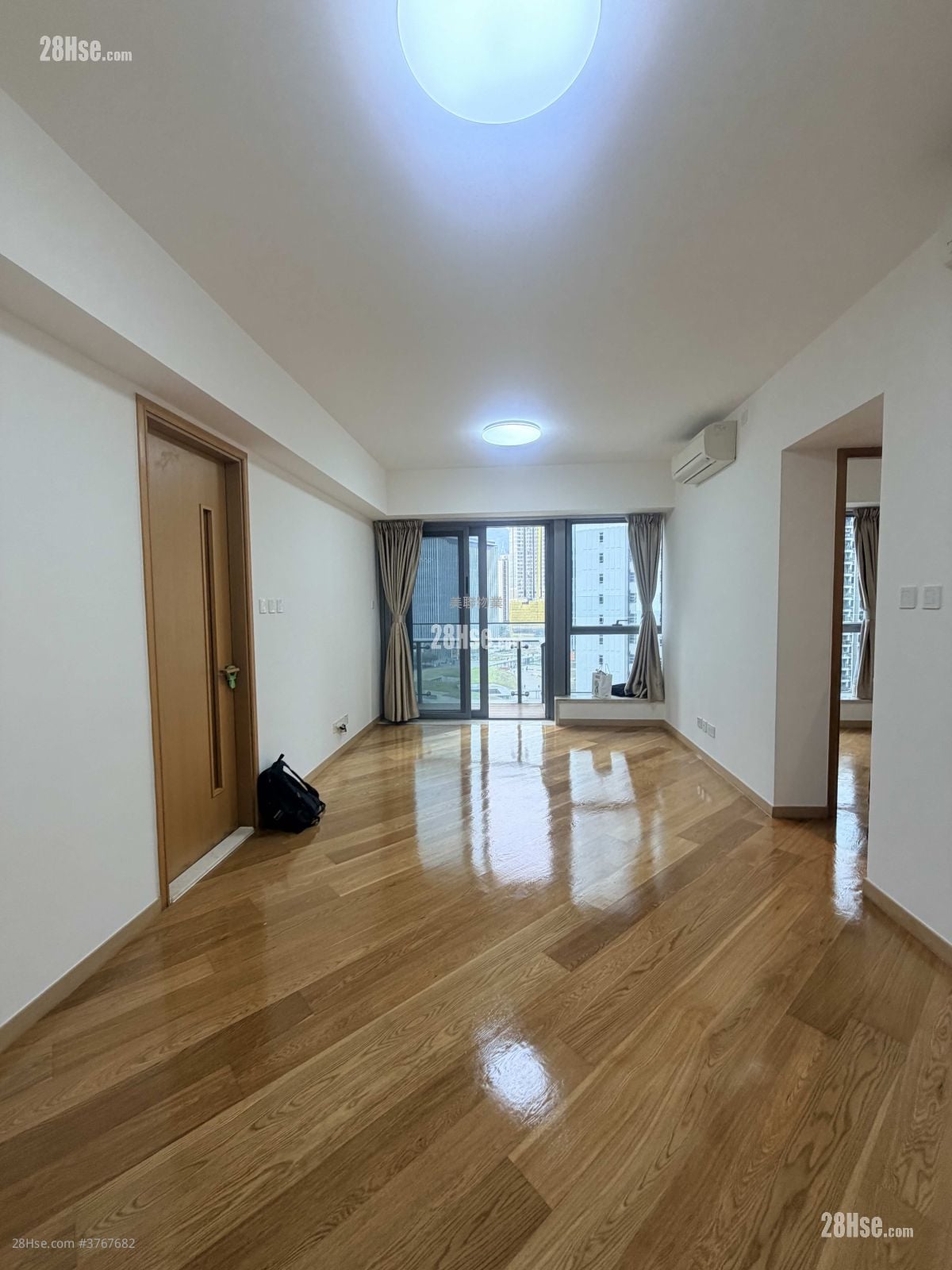 One Kai Tak(I) Sell 3 Bedrooms , 2 Bathrooms 818 ft²