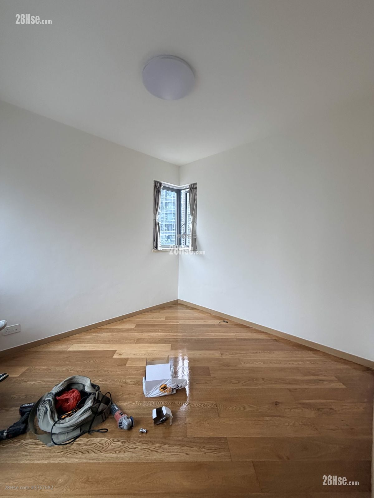 One Kai Tak(I) Sell 3 Bedrooms , 2 Bathrooms 818 ft²