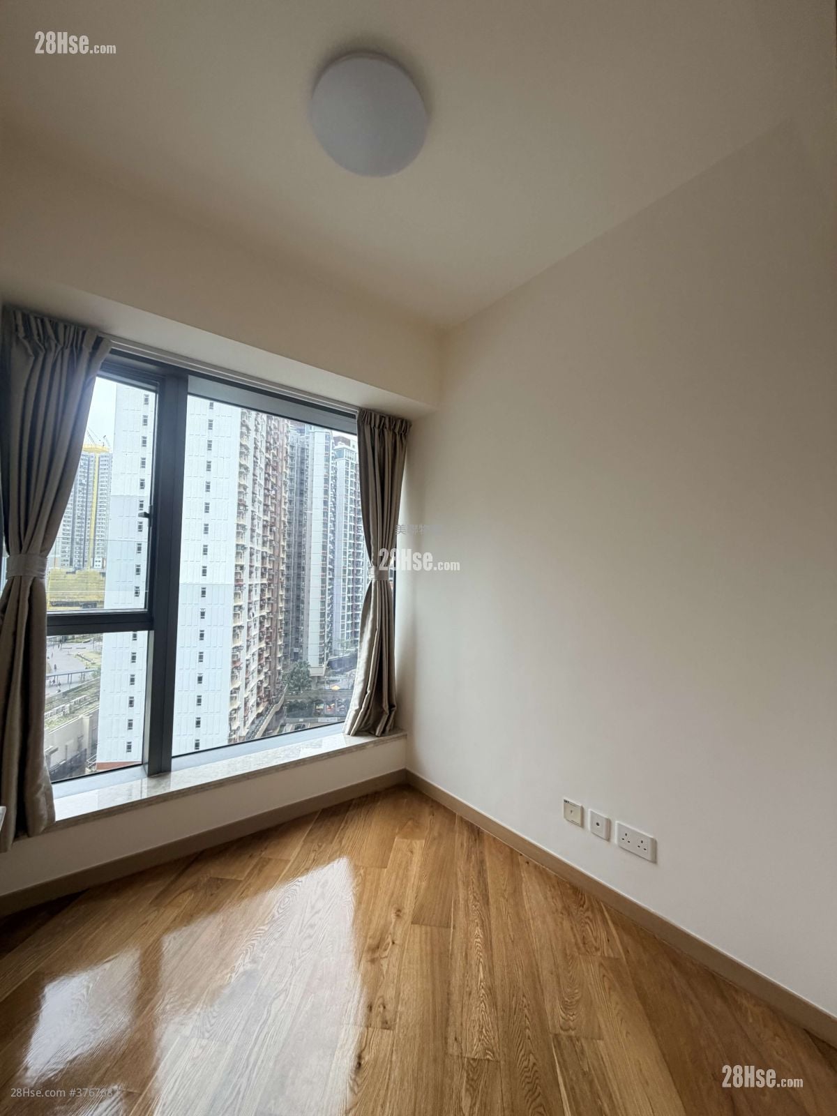One Kai Tak(I) Sell 3 Bedrooms , 2 Bathrooms 818 ft²