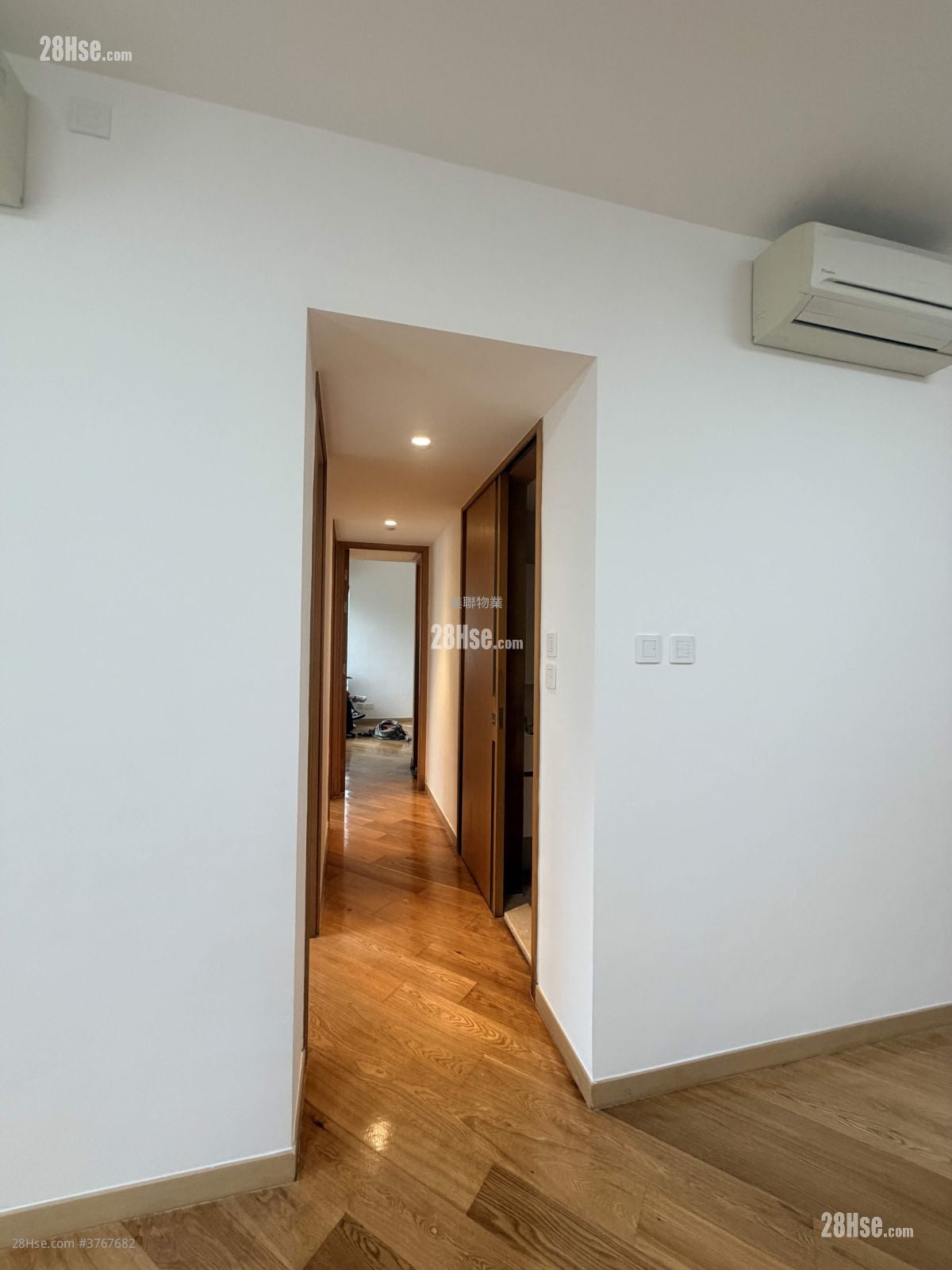 One Kai Tak(I) Sell 3 Bedrooms , 2 Bathrooms 818 ft²