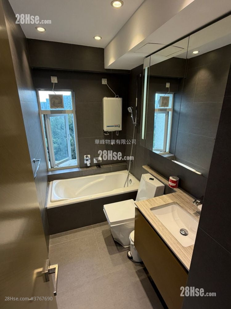 华景山庄 售盘 3 房 , 2 浴室 1,124 平方尺