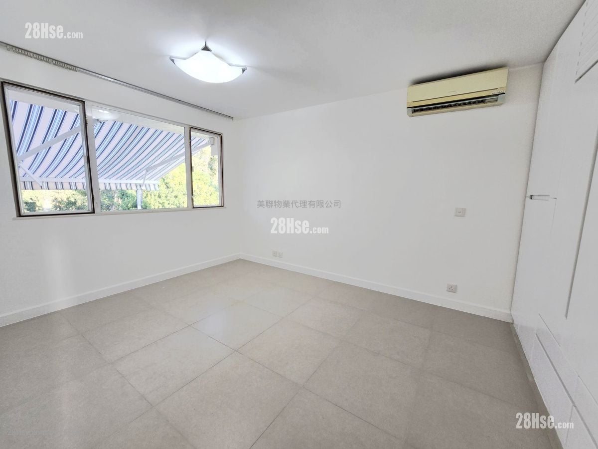 Fairview Park Sell 3 Bedrooms , 2 Bathrooms 1,035 ft²