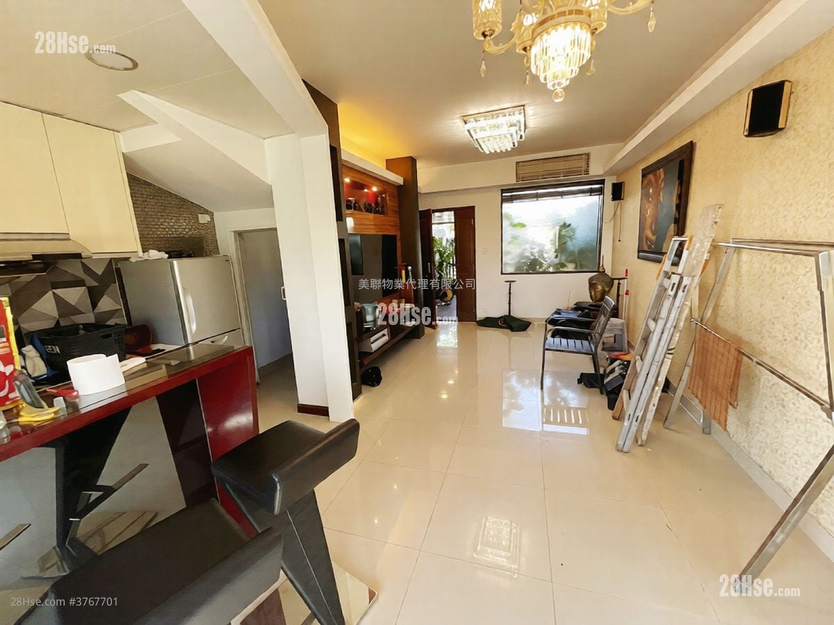 Fairview Park Sell 3 Bedrooms , 2 Bathrooms 915 ft²